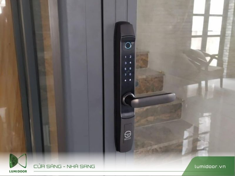 Ổ khóa cửa nhôm kính hiện đại 