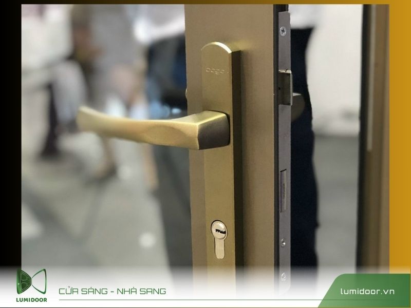 Tay nắm cửa nhôm kính hiện đại 